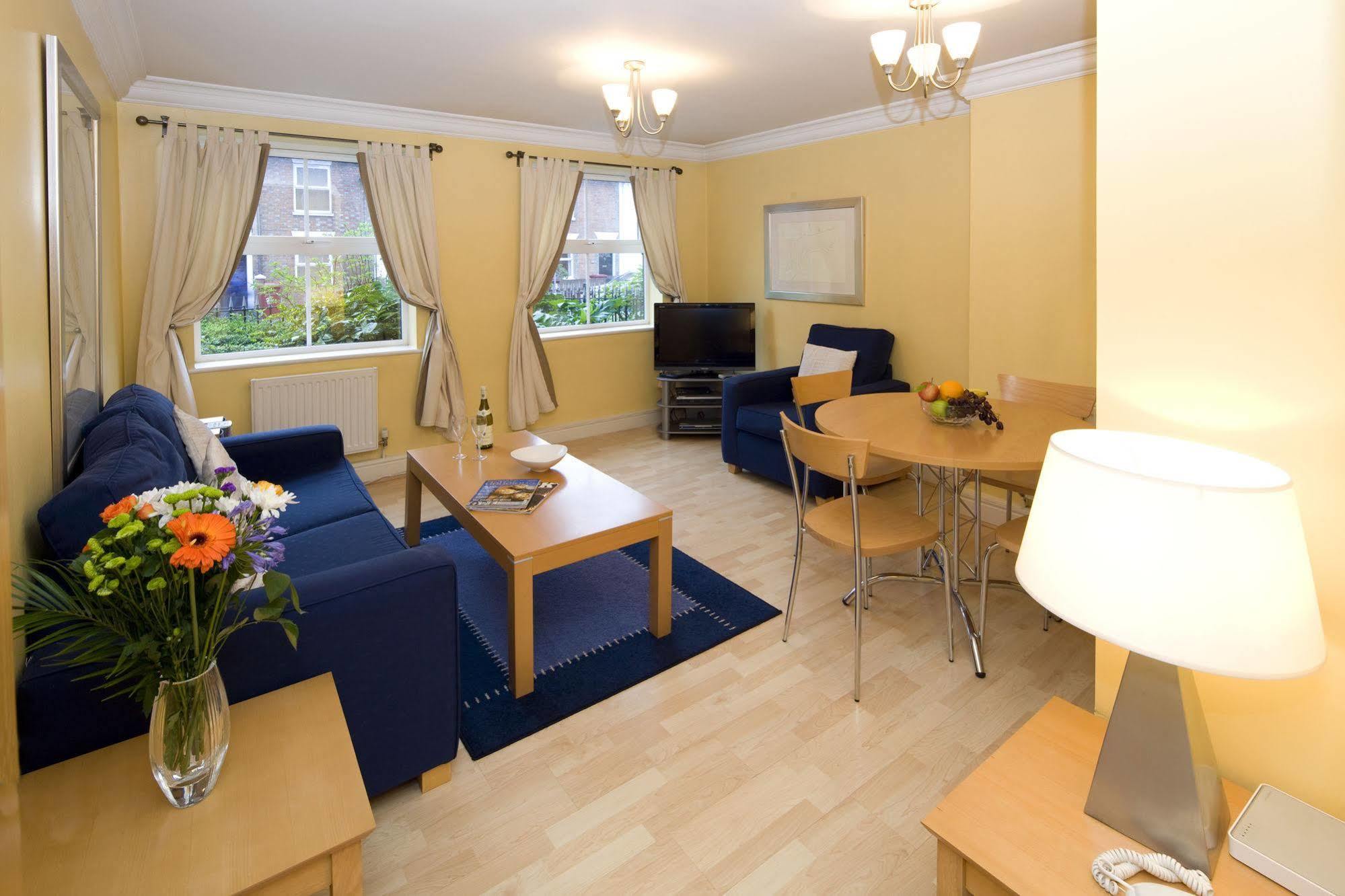 Stanshawe Court Aparthotel Ρίντινγκ Εξωτερικό φωτογραφία